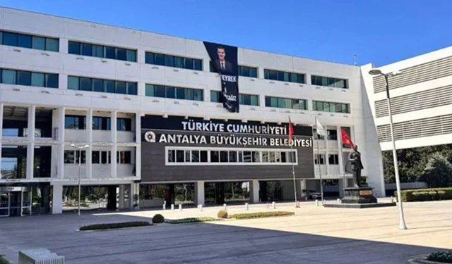 Antalya Büyükşehir Belediyesine operasyon: 25 gözaltı