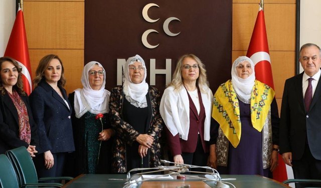 Barış Anneleri’nden MHP’ye anneler günü ziyareti