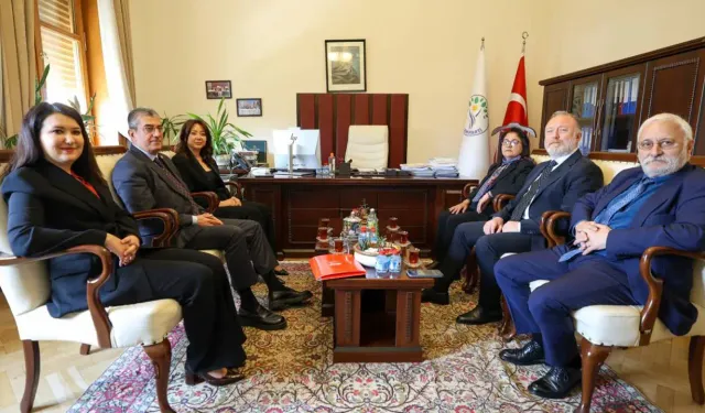 CHP heyeti TBMM’de DEM Parti’yi ziyaret etti