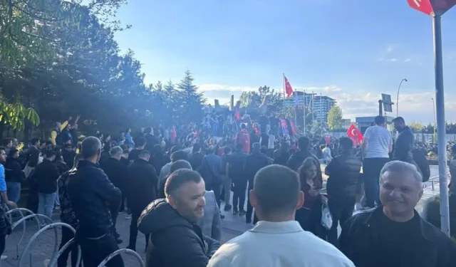 ODTÜ A1 kapısı önünde ülkücü provokasyon