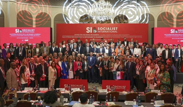 Sosyalist Enternasyonal’den CHP açıklaması: “Özgür Özel liderliğini tanıyoruz”