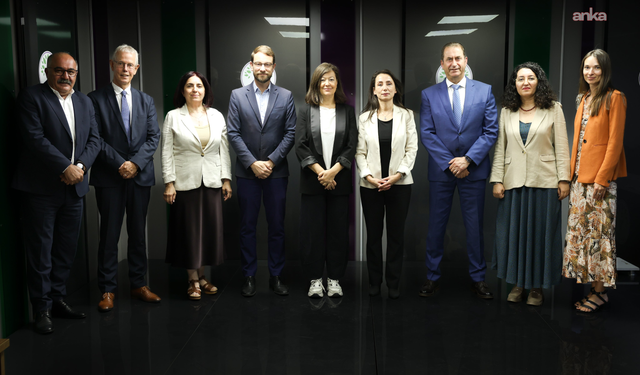 AKPM Avrupa Birleşik Sol Grubu heyeti, DEM Parti Eş Genel Başkanı Hatimoğulları'nı ziyaret etti