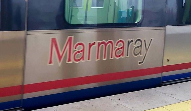 Marmaray'da bir kişi intihar etti