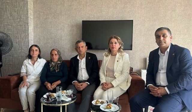 Özgür Özel, Gülistan Doku'nun ailesini ziyaret etti