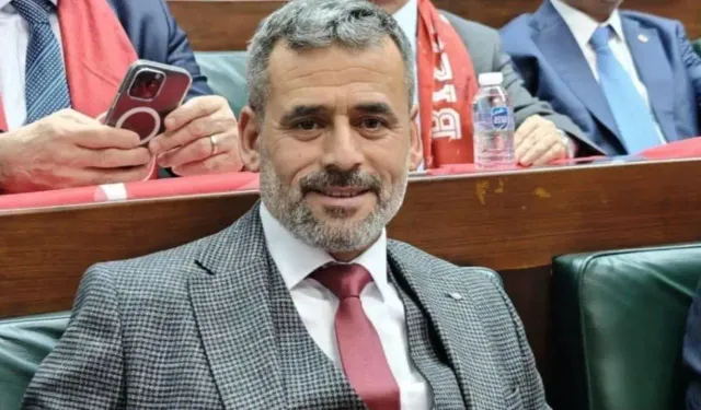 AKP'li Haydarlı Belediye Başkanı Çetinkaya'ya bıçaklı saldırı: Oğlu yaralandı