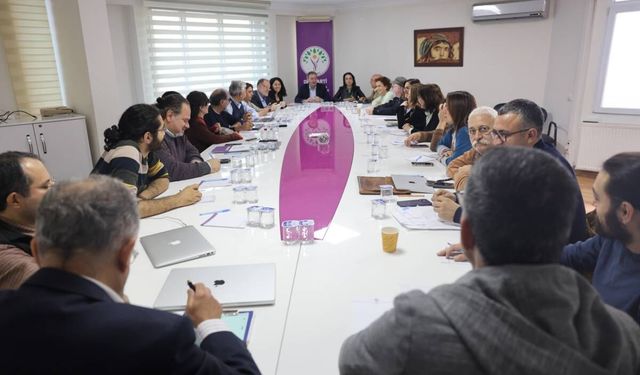 DEM Parti MYK’si ‘çerçeve yasa’ gündemiyle toplandı