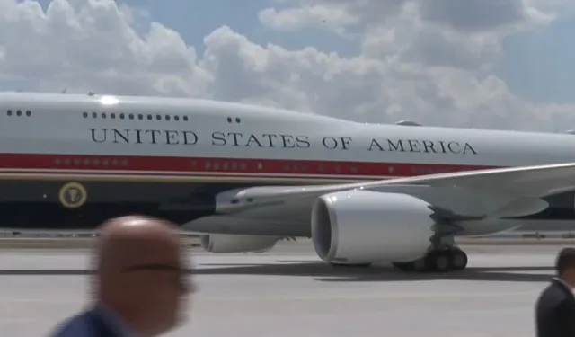 Trump'ın uçağı Ankara'ya indi, karşılamaya onlarca araçlık konvoy gitti