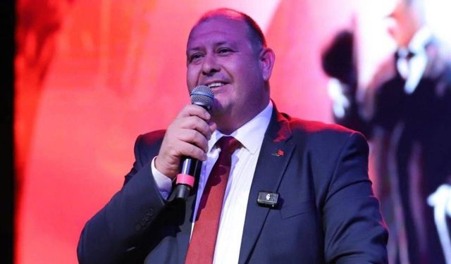 Menderes Belediye Başkanı İlkay Çiçek, CHP'den istifa etti
