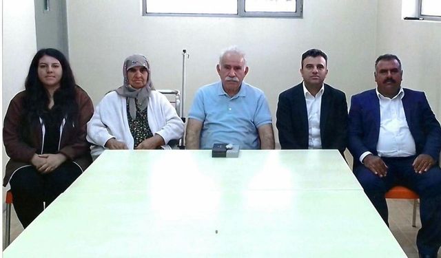 Abdullah Öcalan’ın ailesi ile çektirdiği fotoğraf paylaşıldı