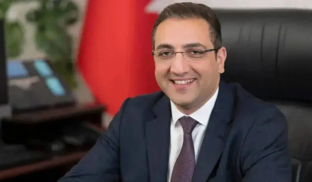 Görevden uzaklaştırılmıştı: Balçova Belediye Başkanı Onur Yiğit yeniden görevine döndü