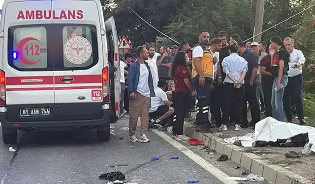 Fındık işçilerini taşıyan “pat pat” tırın altında kaldı: 4 ölü, 9 yaralı