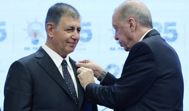 Cemil Tugay’ın AKP’ye geçişi sonrası İzmir Büyükşehir Belediyesi’nde istifalar