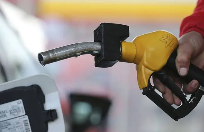 Akaryakıtta zam kararı değişti: Motorin ve benzine zam bu gece yok