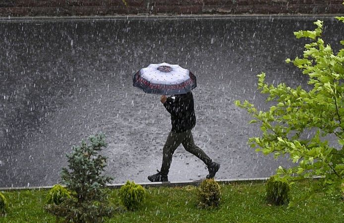Türkiye genelinde hava durumu: Yağış batıda, güneş doğuda