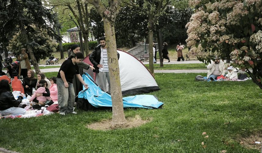 Deprem nedeniyle Gezi Parkı'nda kurulan çadırlara polis müdahalesi!