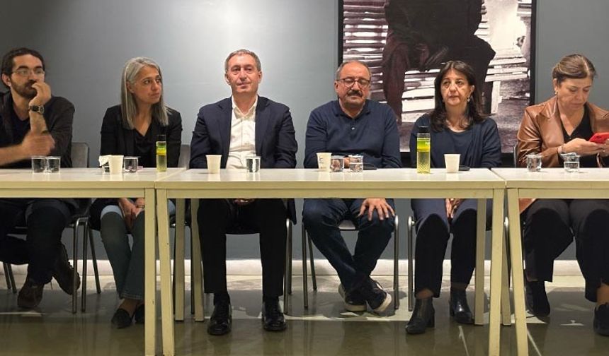 DEM Parti heyeti Sırrı Süreyya Önder için taziye ziyaretlerini kabul etti