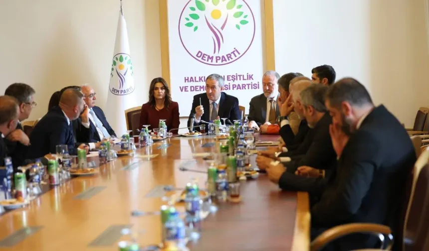 15 barodan DEM Parti'ye ziyaret