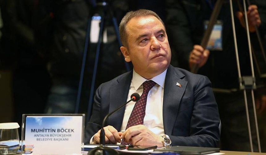 Muhittin Böcek hastaneye sevk edildi