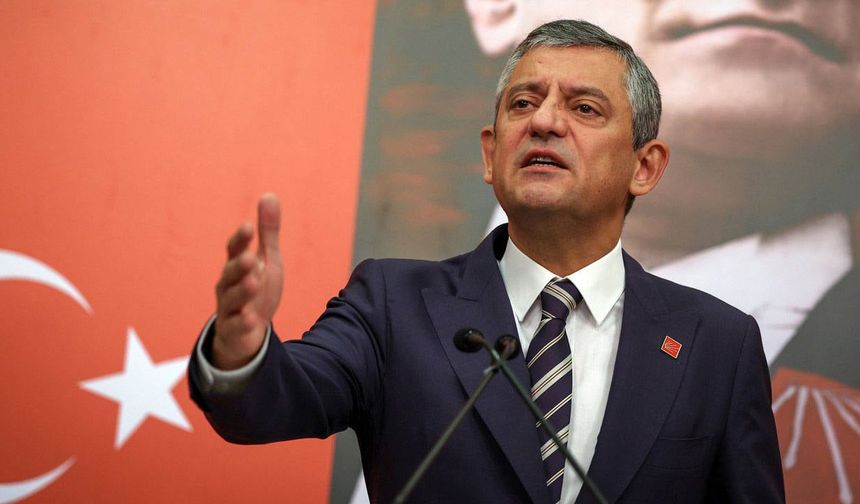 Özgür Özel’den Bahçeli’ye erken seçim yanıtı: “Kapıyı açsa emekli, asgari ücretli kurtulacak”