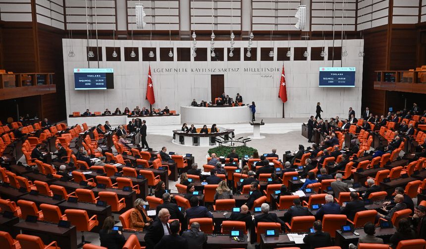 En düşük emekli aylığının 20 bin liraya yükseltilmesine ilişkin madde TBMM Genel Kurulunda kabul edildi