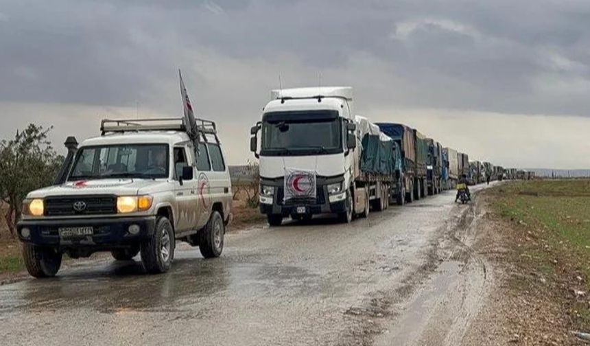 Diyarbakır'dan gönderilen 25 tır yardım Kobanê’ye ulaştı