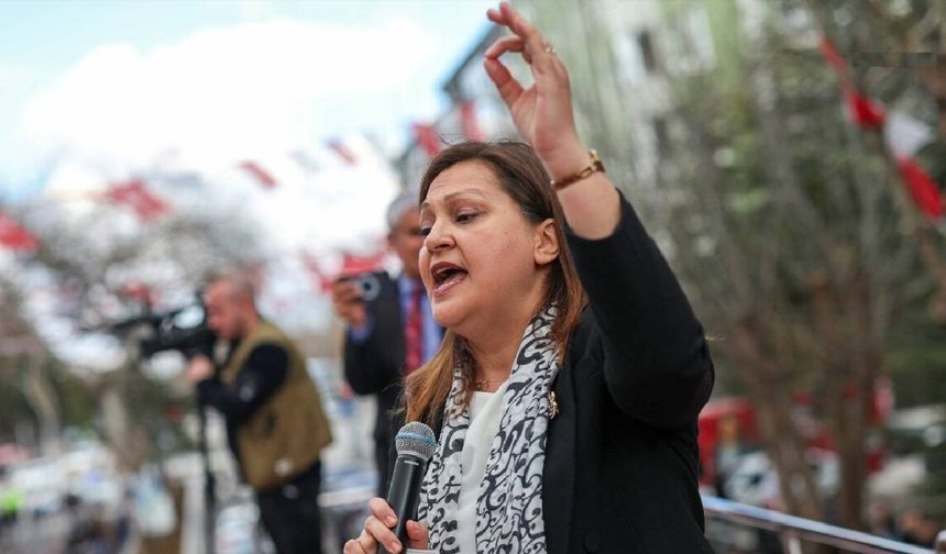 CHP'li Afyonkarahisar Belediye Başkanı Burcu Köksal'ın AKP'ye geçeceği iddia edildi