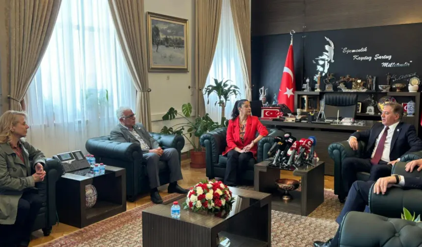 EMEP’ten CHP’ye bayram ziyareti: 'Bu bir saray operasyonu'