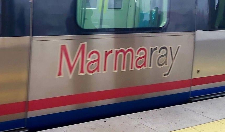 Marmaray'da bir kişi intihar etti