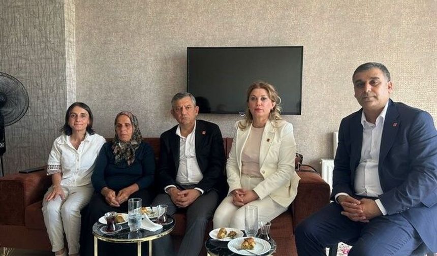 Özgür Özel, Gülistan Doku'nun ailesini ziyaret etti