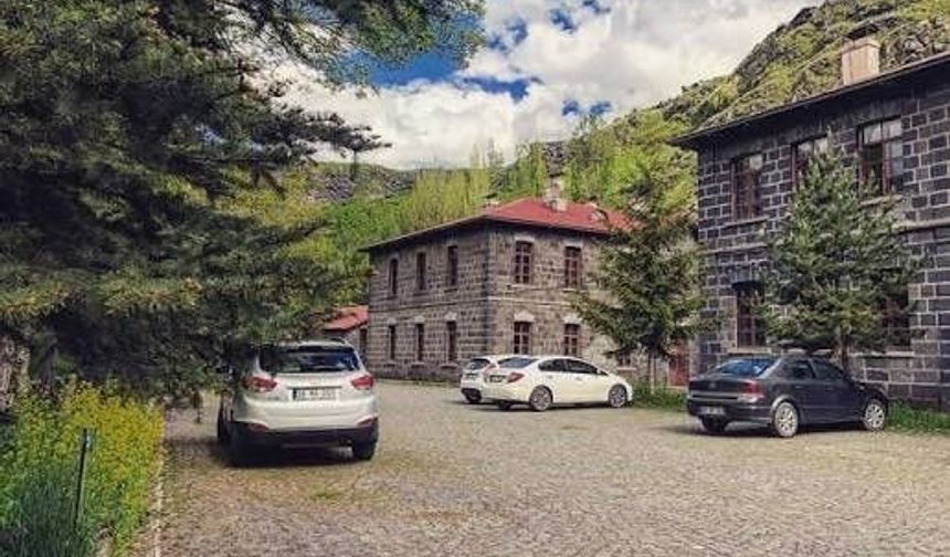 Kafkas Üniversitesi’ni Kazanan Öğrenciler İçin Kars Rehberi: Nerede Kalacaksınız, Nerede Yemek Yiyeceksiniz?