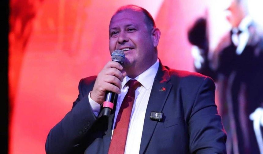Menderes Belediye Başkanı İlkay Çiçek, CHP'den istifa etti