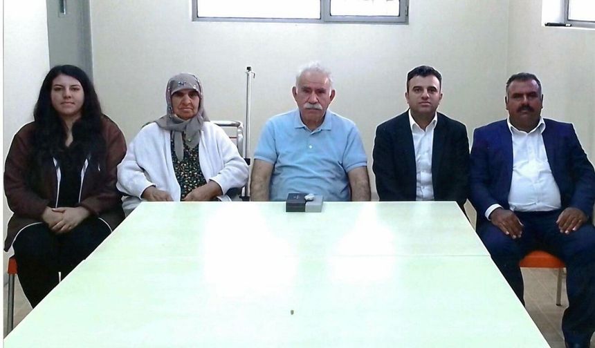 Abdullah Öcalan’ın ailesi ile çektirdiği fotoğraf paylaşıldı