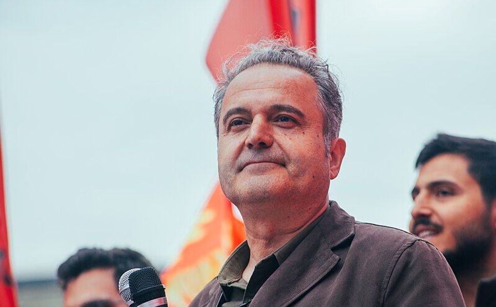 İskender Bayhan, tutuklu komedyen Deniz Göktaş’ı cezaevinde ziyaret etti