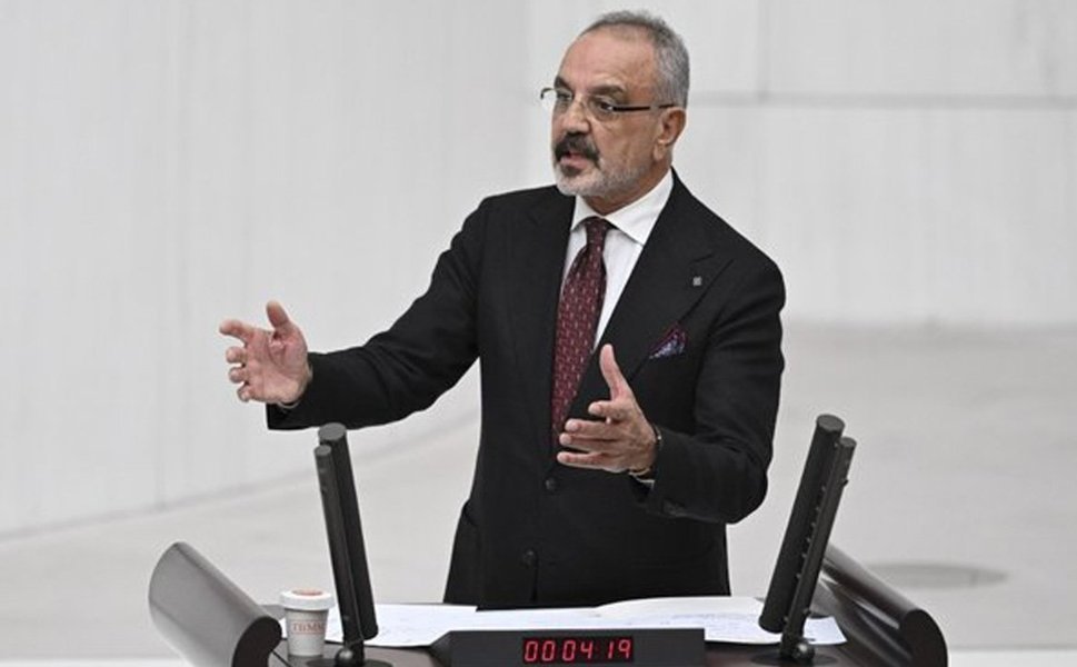 Ağrı’da “Kürtçe Hutbe” tartışması: Kürtçe hutbenin yasaklanması, kardeşlik hukukuna aykırıdır