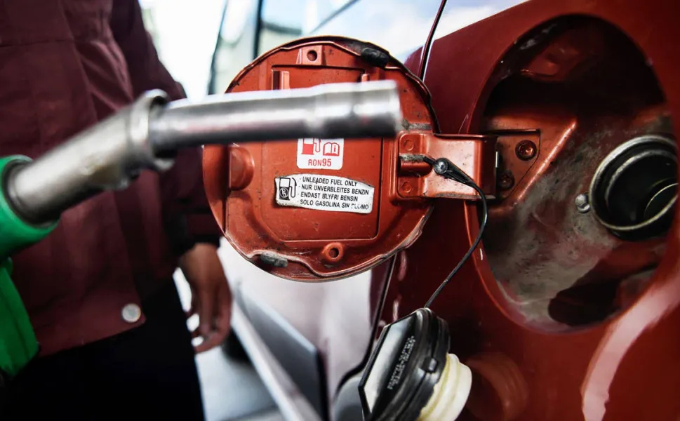 Motorine yine zam geldi: Litre fiyatı 80 liraya dayandı!