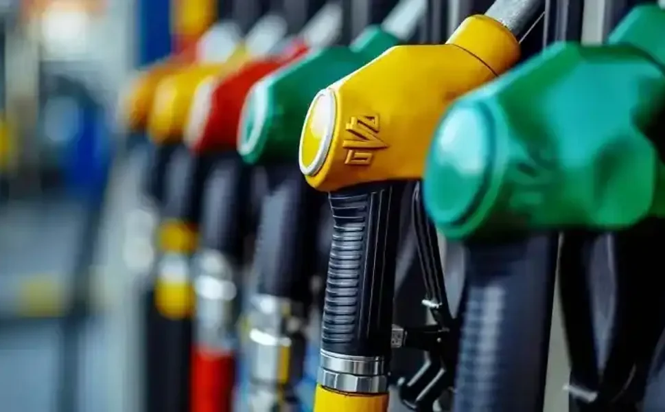 Akaryakıta yeni zam: Benzin ve motorin fiyatları yükseliyor