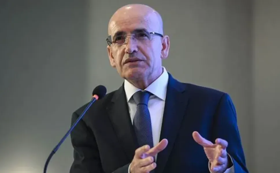 Uğur Gürses’ten dikkat çeken iddia: Mehmet Şimşek’i yemeye soyunuyorlar