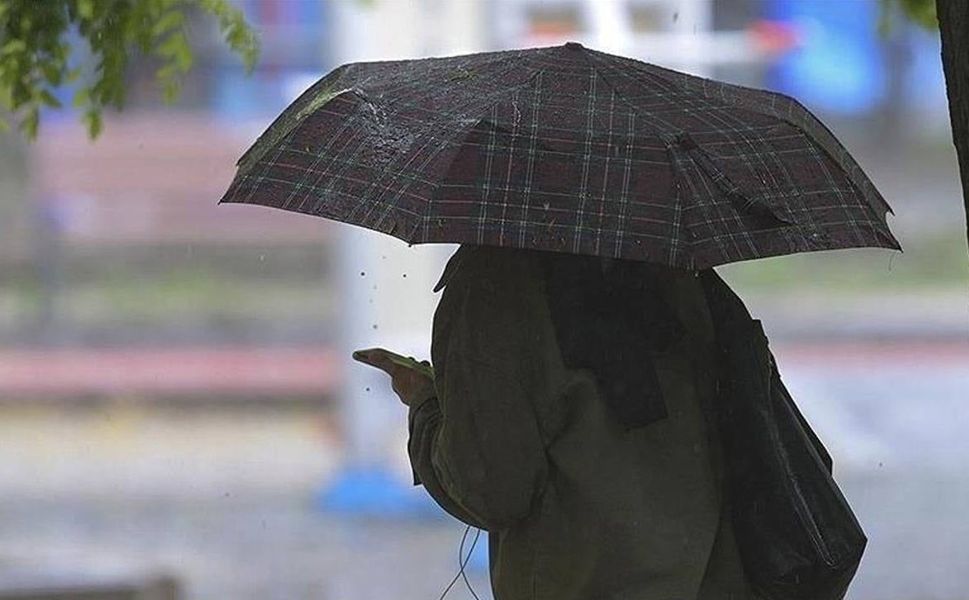 Meteoroloji’den peş peşe uyarı: Kuvvetli yağış, fırtına, çığ ve toz taşınımı bekleniyor
