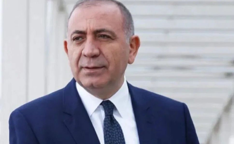 Mutlak butlan kararının ardından kayyum Gürsel Tekin'in görevi sonlandı