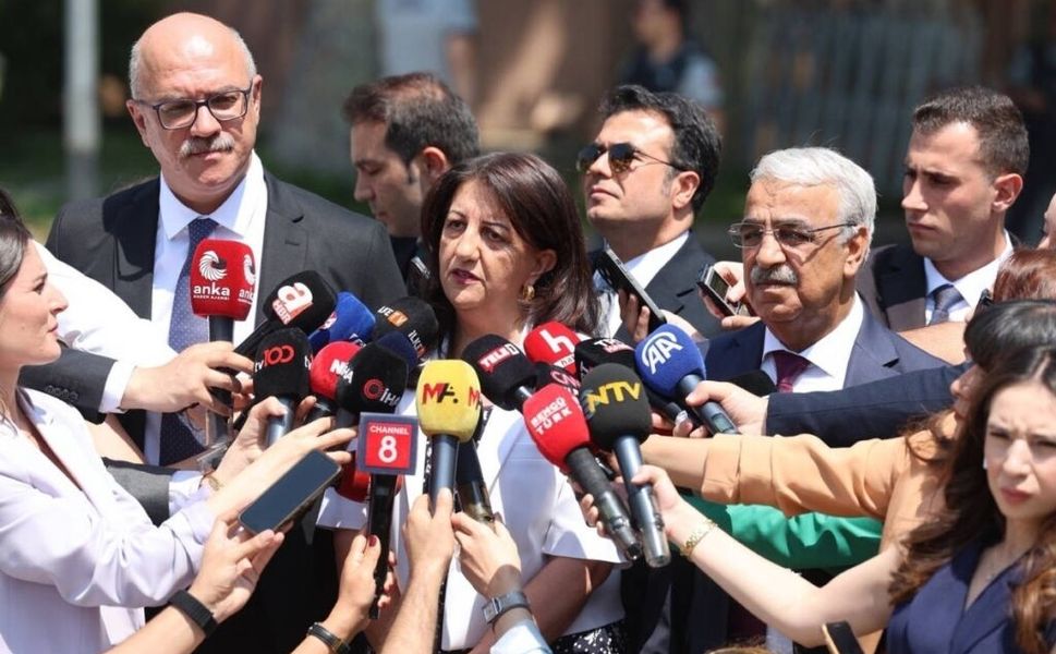 İmralı Heyeti, Abdullah Öcalan'ı ziyaret etmek için adaya doğru yola çıktı