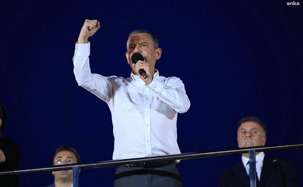 Özgür Özel: Olağanüstü Kurultay için imza süreci başladı