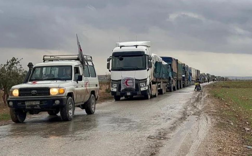 Diyarbakır'dan gönderilen 25 tır yardım Kobanê’ye ulaştı