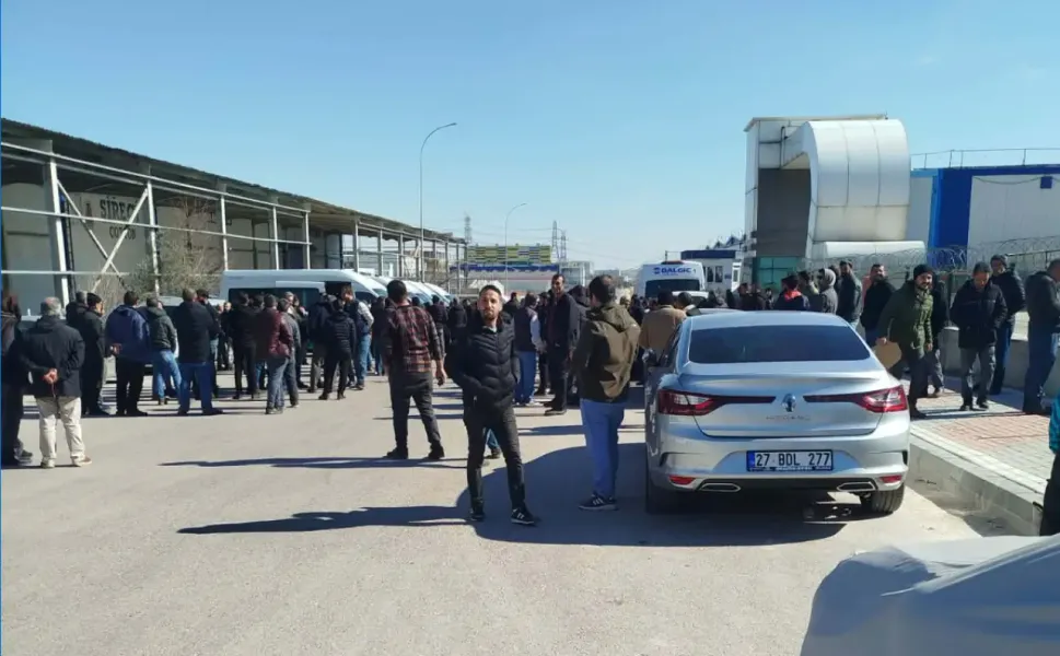 Antep’te Sırma Halı işçileri iş bıraktı: ‘Aylardır ücretler zamanında yatırılmıyor, bıktık artık’