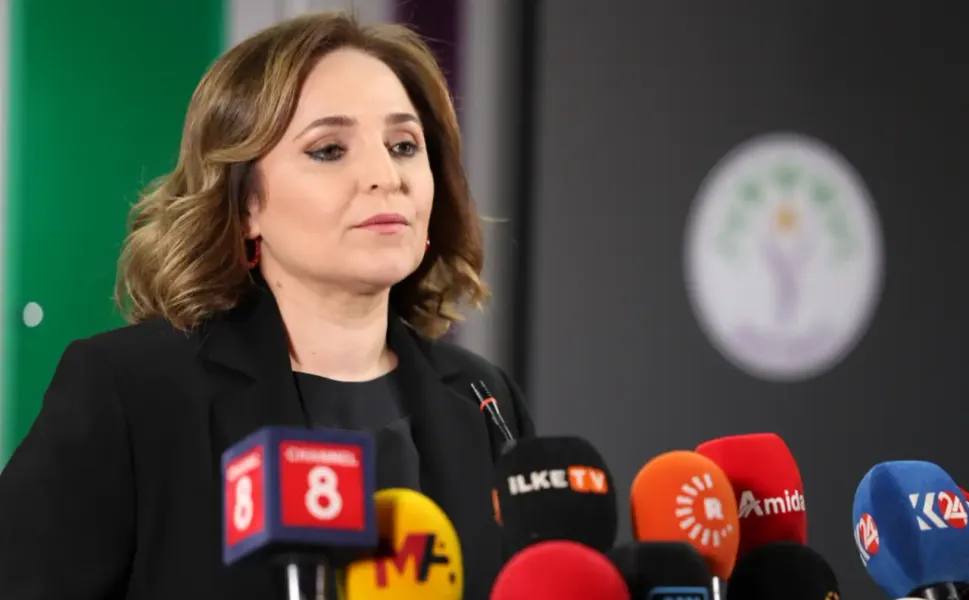 DEM Parti’den “İmralı’da konut yapıldı” iddiasına yanıt