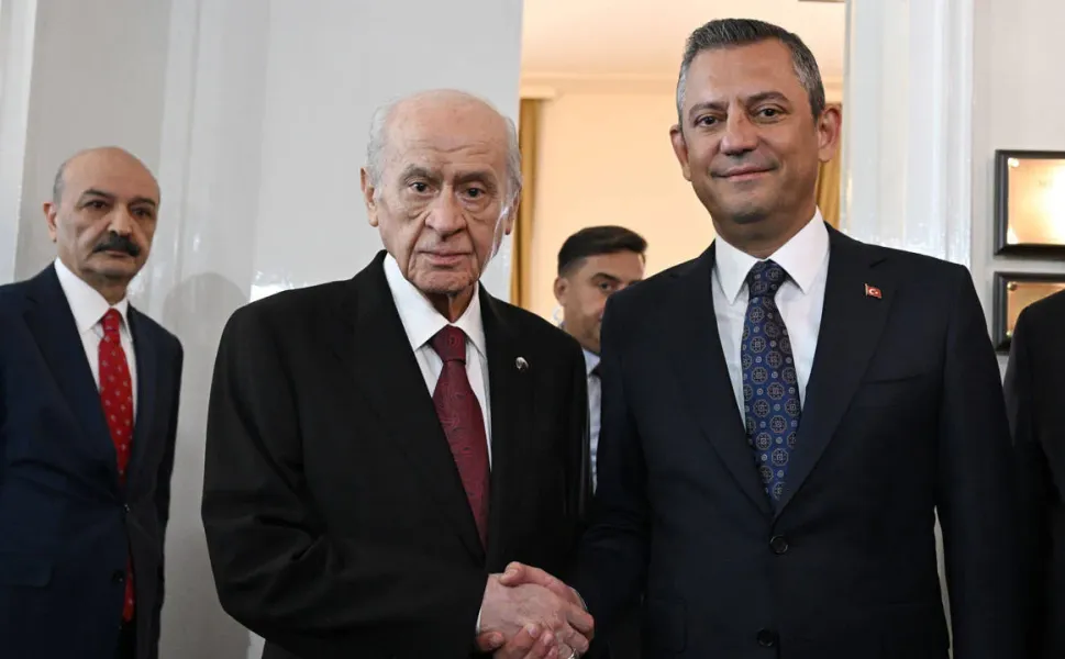 Devlet Bahçeli'den Özgür Özel'e telefon