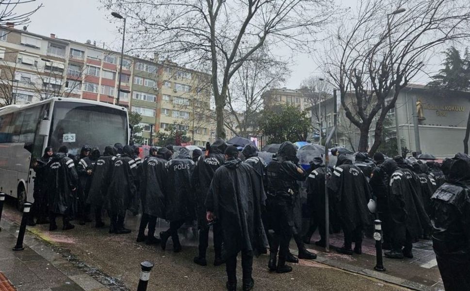 "Gazetecilere Özgürlük" yürüyüşüne engel: “Basına değil, çetelere barikat!”