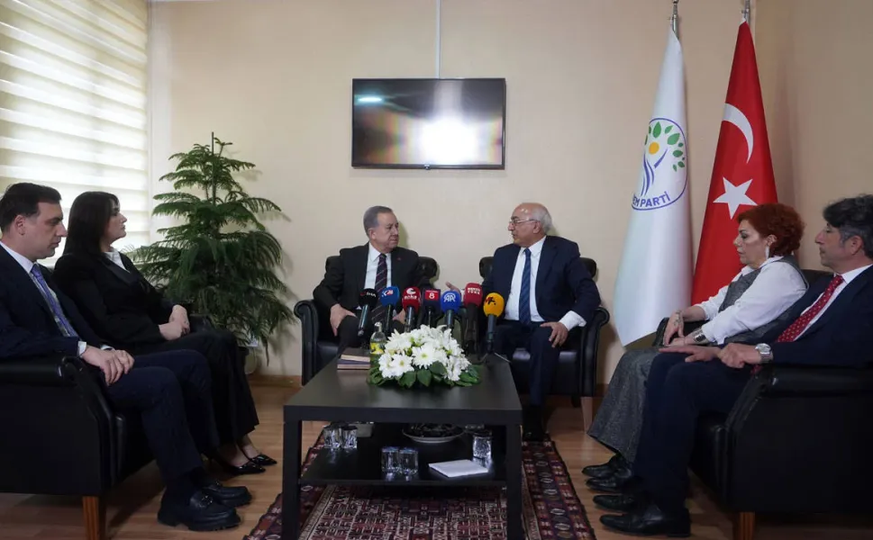 MHP ve DEM Parti bayramlaştı: “Süreç, barış ve yasal düzenlemeler” masada