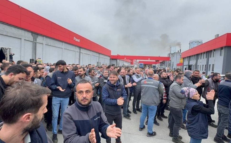 Kelebek Mobilya'da üretim durdu: 2 bin mobilya işçisi iş bıraktı