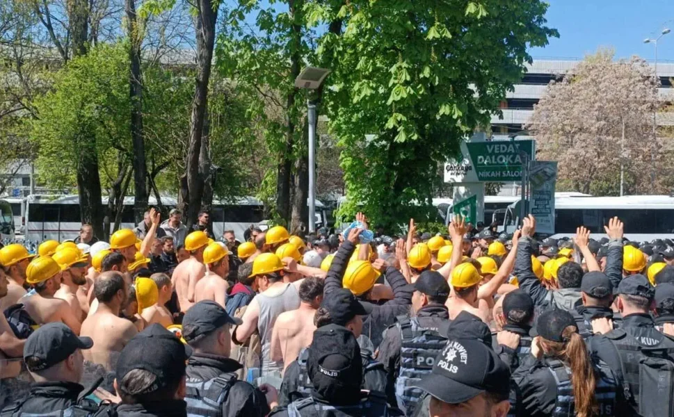 Madencilerin bakanlığa yürüyüşüne polis müdahalesi: Gözaltılar var