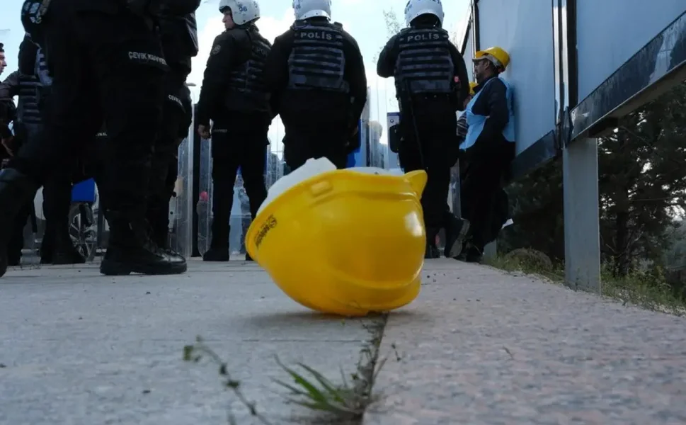 Enerji Bakanlığı önündeki eyleme polis müdahalesi: 110 madenci gözaltına alındı